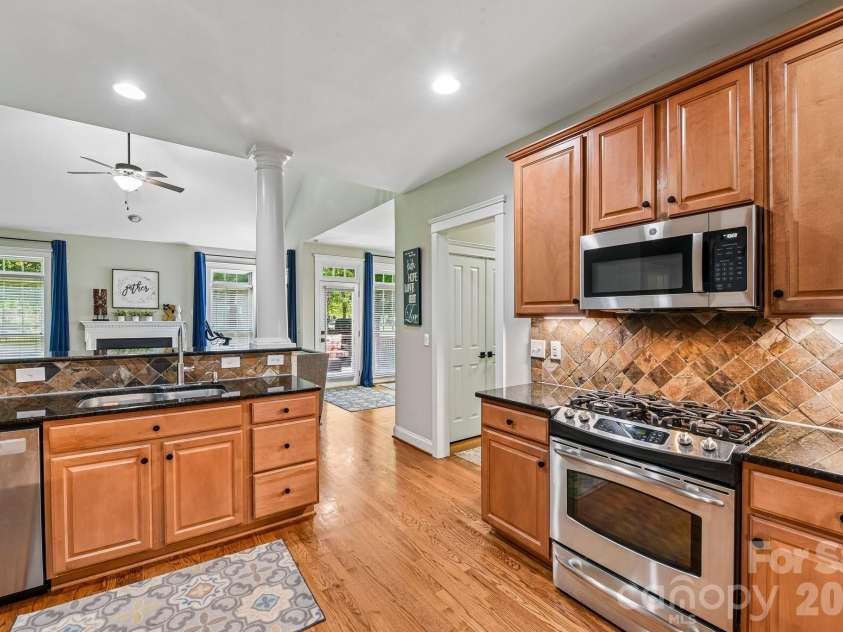 3106 Thayer Drive, Waxhaw, NC 28173.  MLS# CAR4393363, YatesRealty ID 36343. 