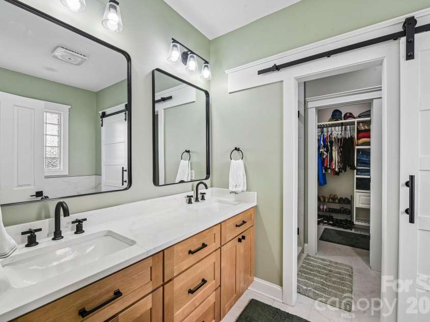 3106 Thayer Drive, Waxhaw, NC 28173.  MLS# CAR4393363, YatesRealty ID 36343. 