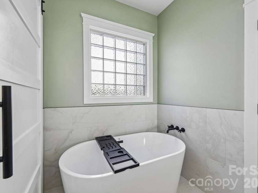 3106 Thayer Drive, Waxhaw, NC 28173.  MLS# CAR4393363, YatesRealty ID 36343. 