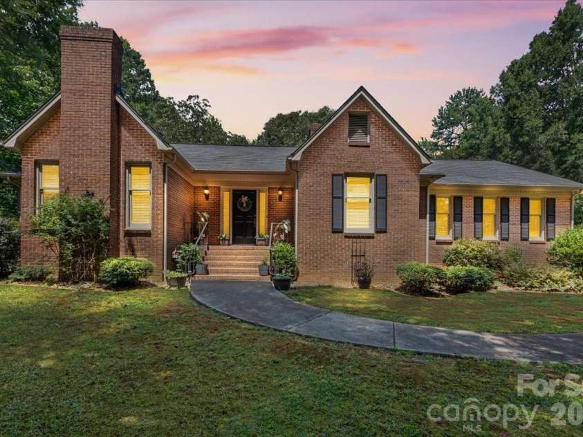 14410 Youngblood Road, Charlotte, NC 28278.  MLS# CAR4402143, YatesRealty ID 36344. 