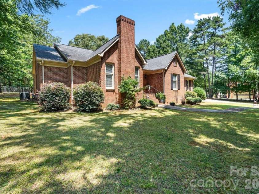 14410 Youngblood Road, Charlotte, NC 28278.  MLS# CAR4402143, YatesRealty ID 36344. 