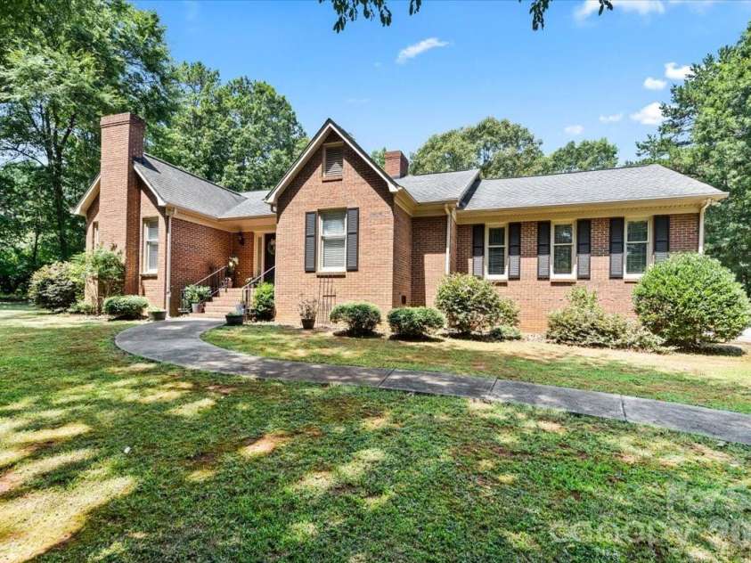 14410 Youngblood Road, Charlotte, NC 28278.  MLS# CAR4402143, YatesRealty ID 36344. 