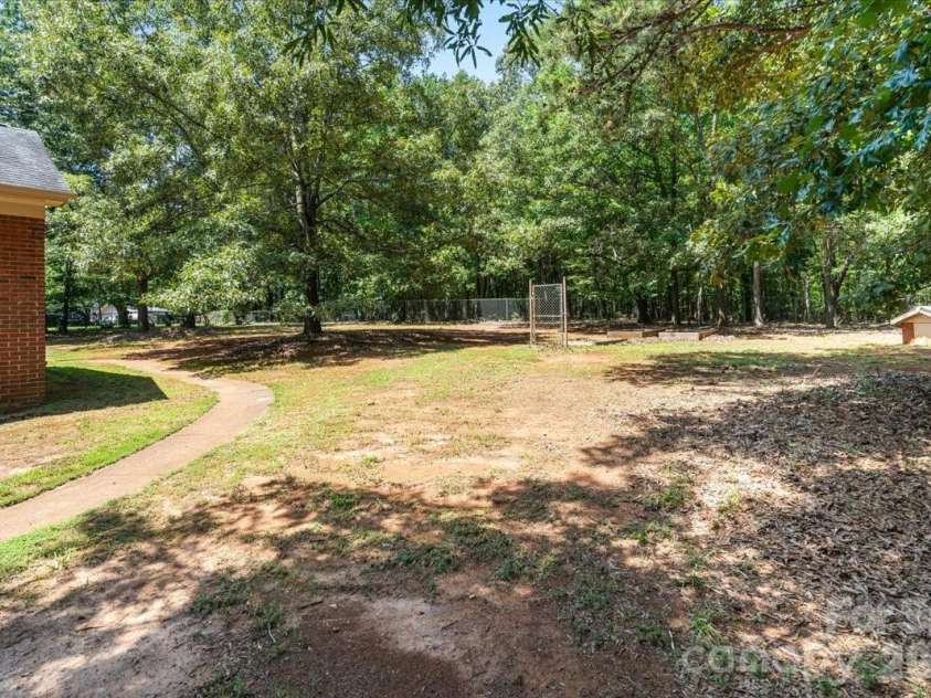 14410 Youngblood Road, Charlotte, NC 28278.  MLS# CAR4402143, YatesRealty ID 36344. 