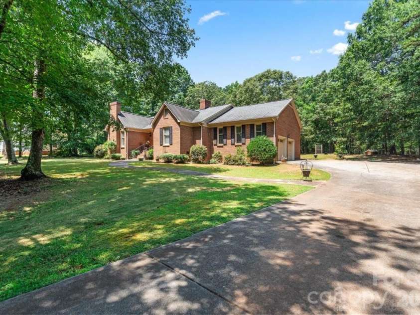 14410 Youngblood Road, Charlotte, NC 28278.  MLS# CAR4402143, YatesRealty ID 36344. 