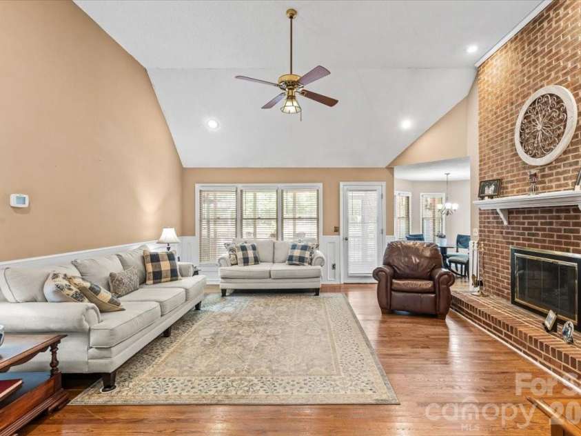 14410 Youngblood Road, Charlotte, NC 28278.  MLS# CAR4402143, YatesRealty ID 36344. 
