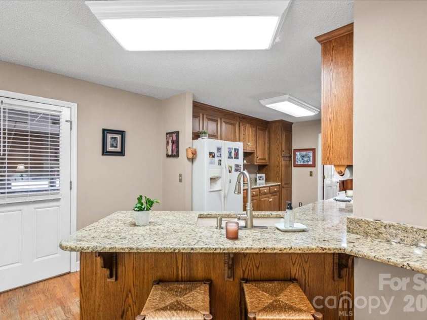 14410 Youngblood Road, Charlotte, NC 28278.  MLS# CAR4402143, YatesRealty ID 36344. 