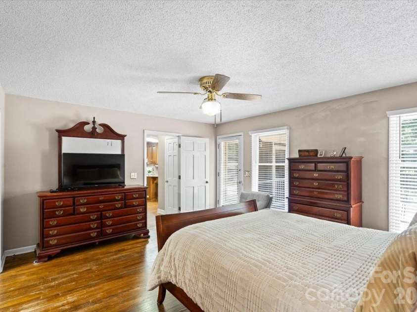 14410 Youngblood Road, Charlotte, NC 28278.  MLS# CAR4402143, YatesRealty ID 36344. 