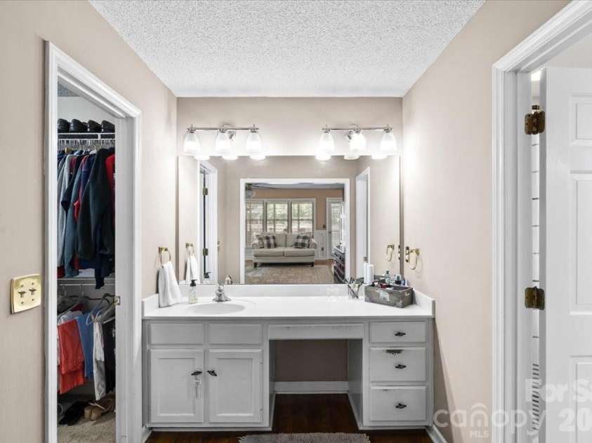 14410 Youngblood Road, Charlotte, NC 28278.  MLS# CAR4402143, YatesRealty ID 36344. 