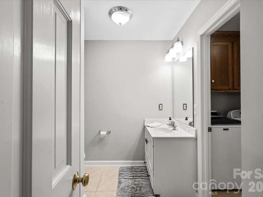 14410 Youngblood Road, Charlotte, NC 28278.  MLS# CAR4402143, YatesRealty ID 36344. 