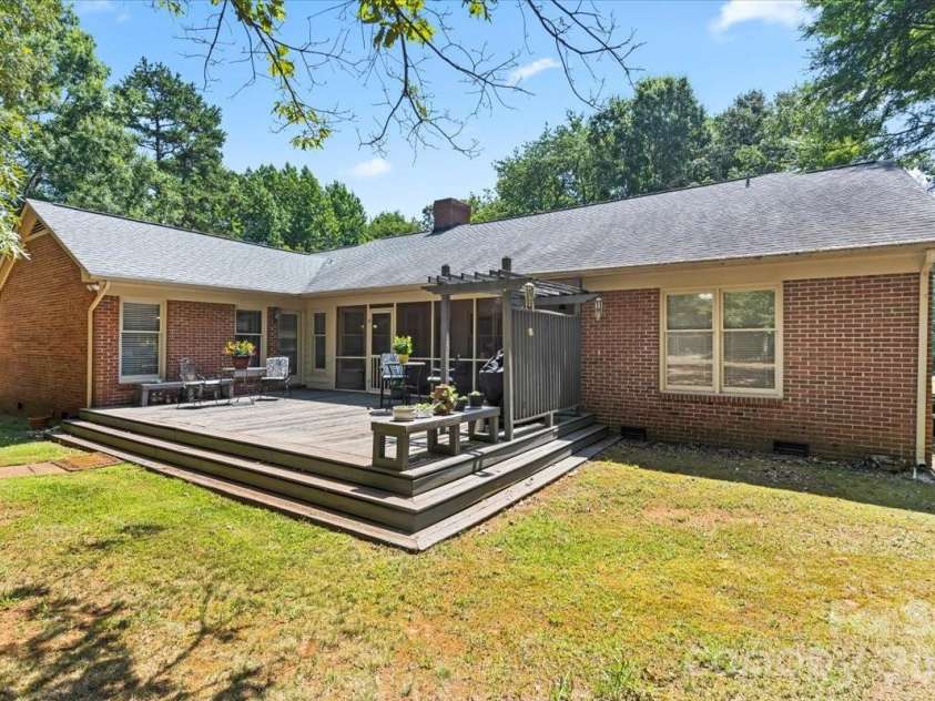 14410 Youngblood Road, Charlotte, NC 28278.  MLS# CAR4402143, YatesRealty ID 36344. 