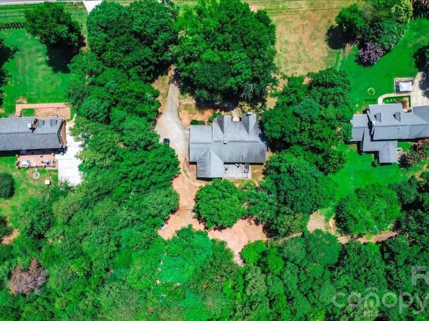 14410 Youngblood Road, Charlotte, NC 28278.  MLS# CAR4402143, YatesRealty ID 36344. 
