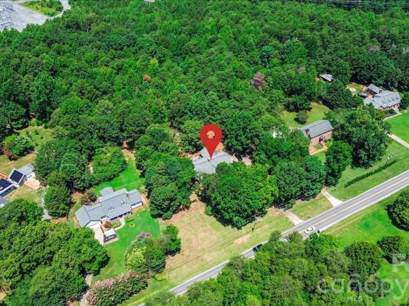 14410 Youngblood Road, Charlotte, NC 28278.  MLS# CAR4402143, YatesRealty ID 36344. 