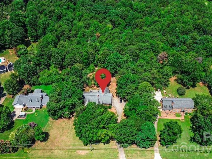 14410 Youngblood Road, Charlotte, NC 28278.  MLS# CAR4402143, YatesRealty ID 36344. 
