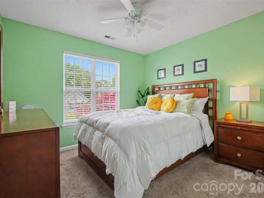 1826 Conifer Circle, Charlotte, NC 28213.  MLS# CAR4401338, YatesRealty ID 36345. 