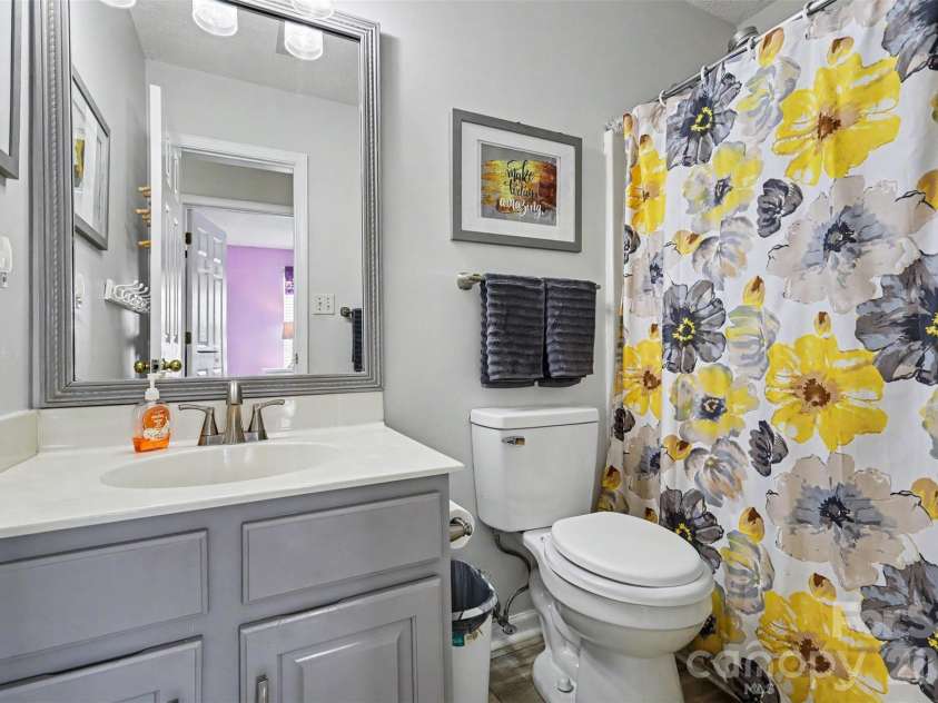 1826 Conifer Circle, Charlotte, NC 28213.  MLS# CAR4401338, YatesRealty ID 36345. 