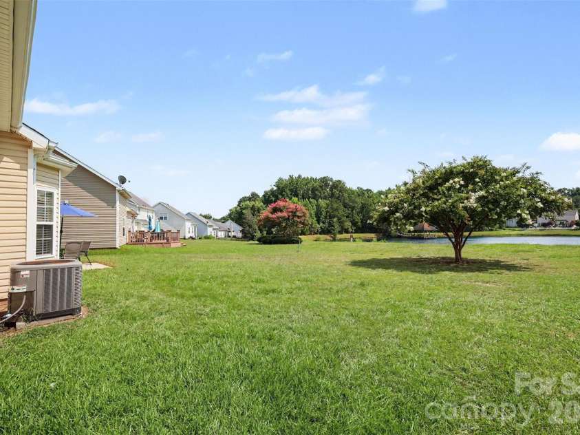 1826 Conifer Circle, Charlotte, NC 28213.  MLS# CAR4401338, YatesRealty ID 36345. 