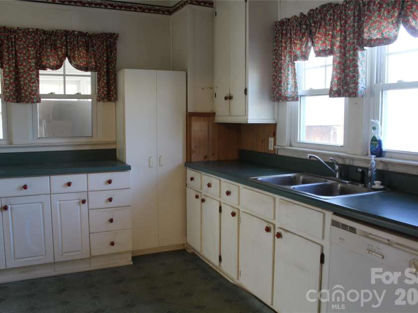 113 Williams Way, Morganton, NC 28655.  MLS# CAR4343952, YatesRealty ID 3635. 