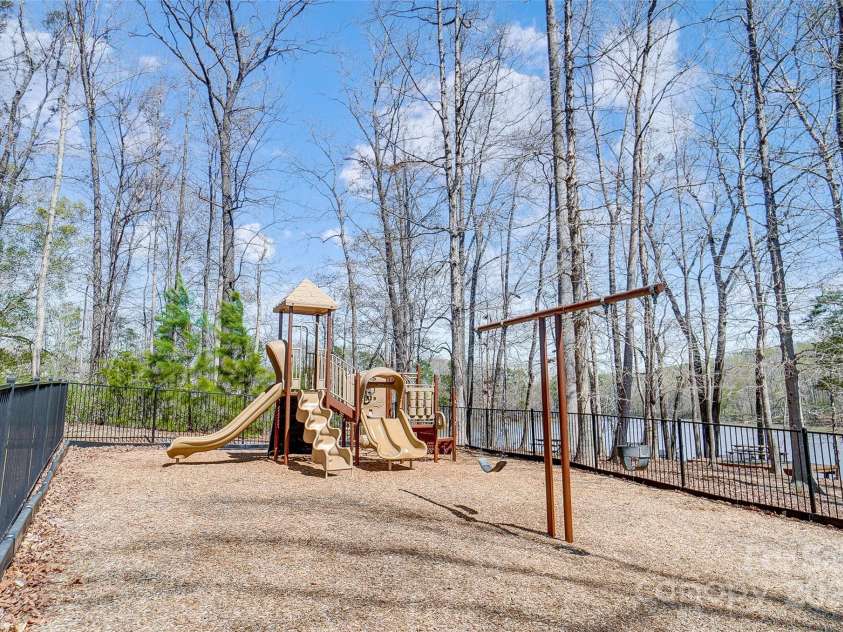 4337 Duplin Drive, Charlotte, NC 28214.  MLS# CAR4238674, YatesRealty ID 3635. 