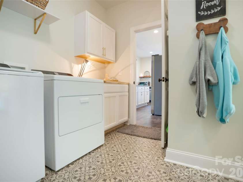 2399 Blackburn Bridge Road, Maiden, NC 28650.  MLS# CAR4399764, YatesRealty ID 36350. Laundry