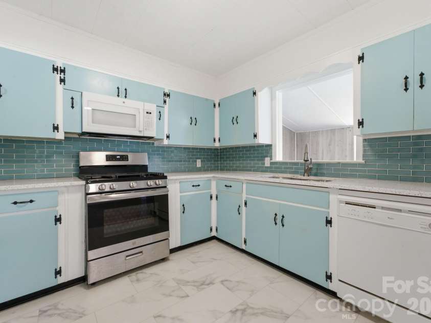 167 Pauline Avenue, Franklin, NC 28734.  MLS# CAR4396466, YatesRealty ID 36351. 