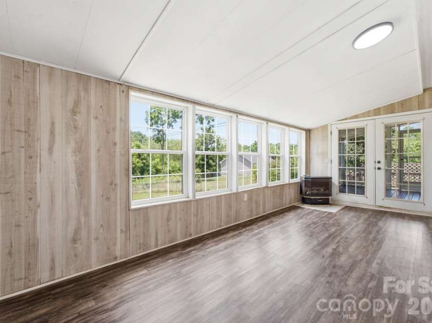 167 Pauline Avenue, Franklin, NC 28734.  MLS# CAR4396466, YatesRealty ID 36351. 
