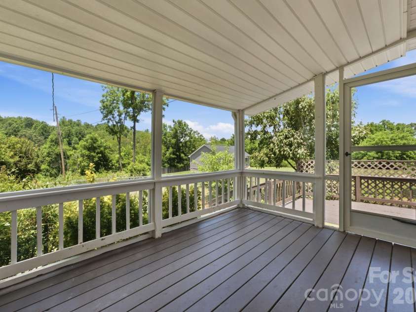 167 Pauline Avenue, Franklin, NC 28734.  MLS# CAR4396466, YatesRealty ID 36351. 