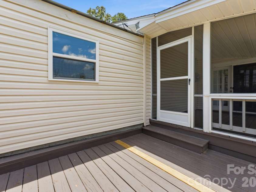 167 Pauline Avenue, Franklin, NC 28734.  MLS# CAR4396466, YatesRealty ID 36351. 