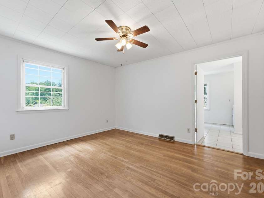 167 Pauline Avenue, Franklin, NC 28734.  MLS# CAR4396466, YatesRealty ID 36351. 