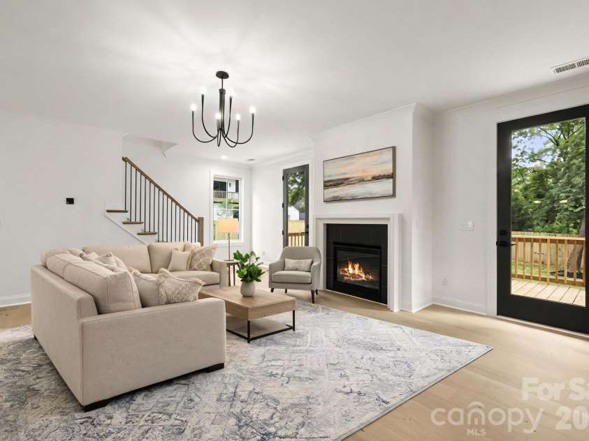 3031 Mathis Drive, Charlotte, NC 28208.  MLS# CAR4394538, YatesRealty ID 36356. 
