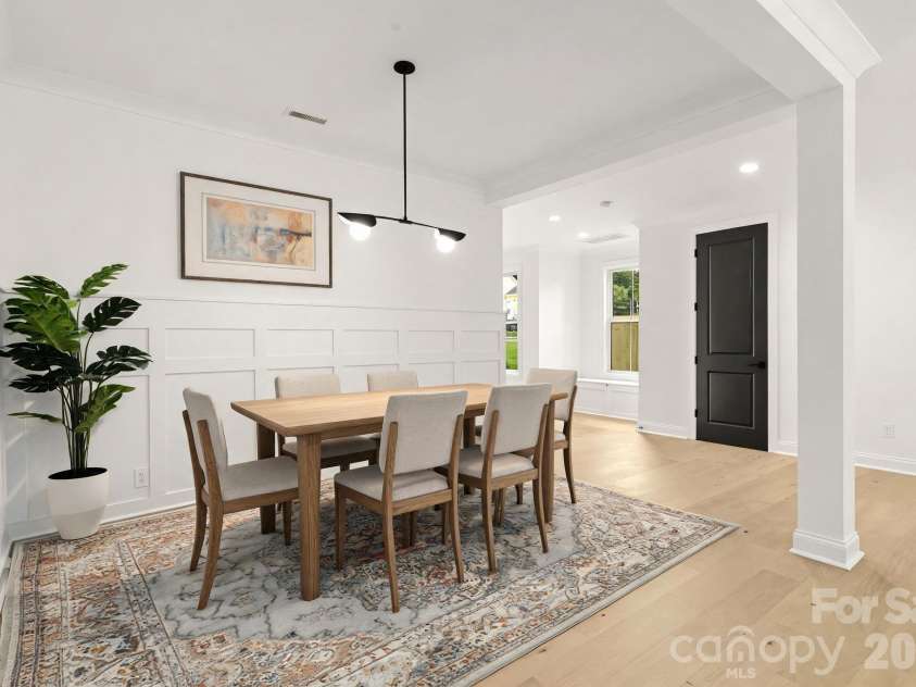 3031 Mathis Drive, Charlotte, NC 28208.  MLS# CAR4394538, YatesRealty ID 36356. 