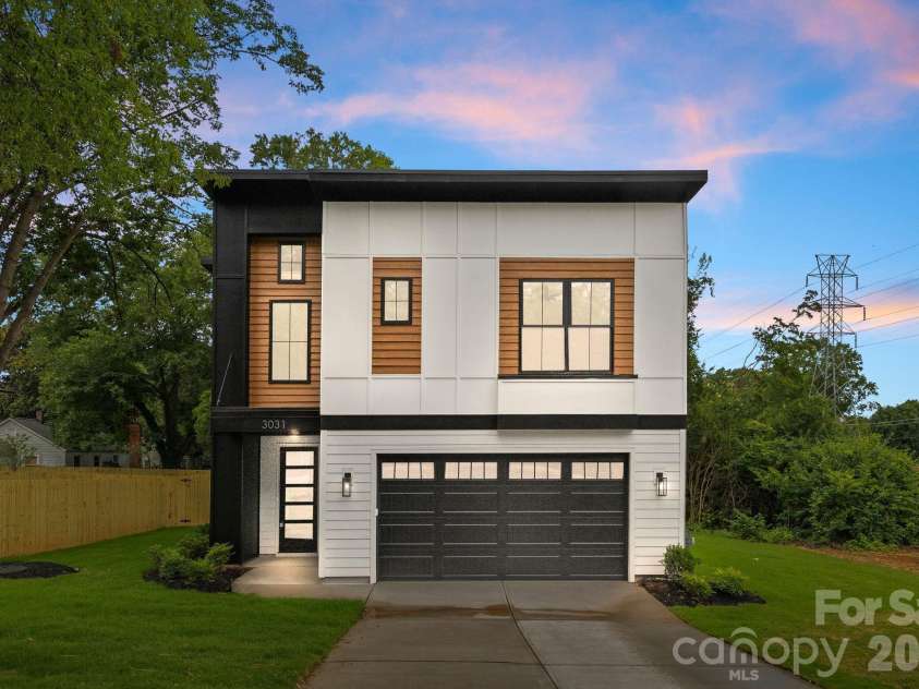 3031 Mathis Drive, Charlotte, NC 28208.  MLS# CAR4394538, YatesRealty ID 36356. 