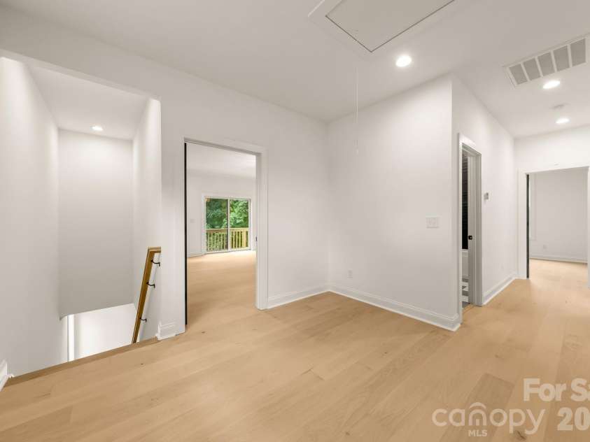 3031 Mathis Drive, Charlotte, NC 28208.  MLS# CAR4394538, YatesRealty ID 36356. 