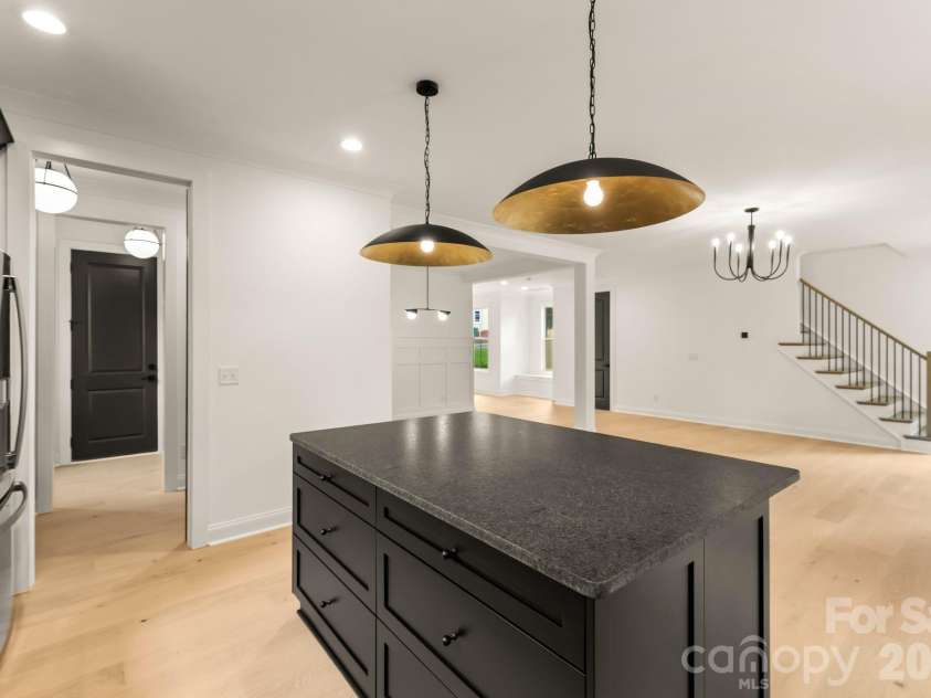 3031 Mathis Drive, Charlotte, NC 28208.  MLS# CAR4394538, YatesRealty ID 36356. 