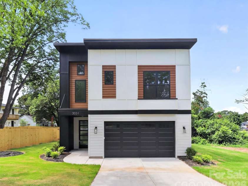 3031 Mathis Drive, Charlotte, NC 28208.  MLS# CAR4394538, YatesRealty ID 36356. 