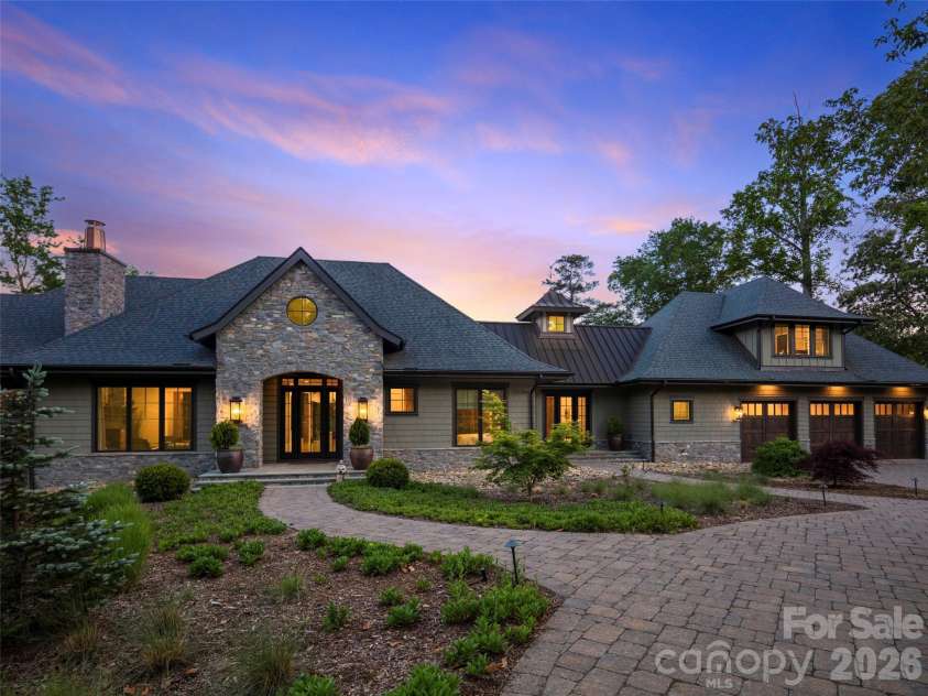 334 Walnut Valley Parkway, Arden, NC 28704.  MLS# CAR4383245, YatesRealty ID 36357. 