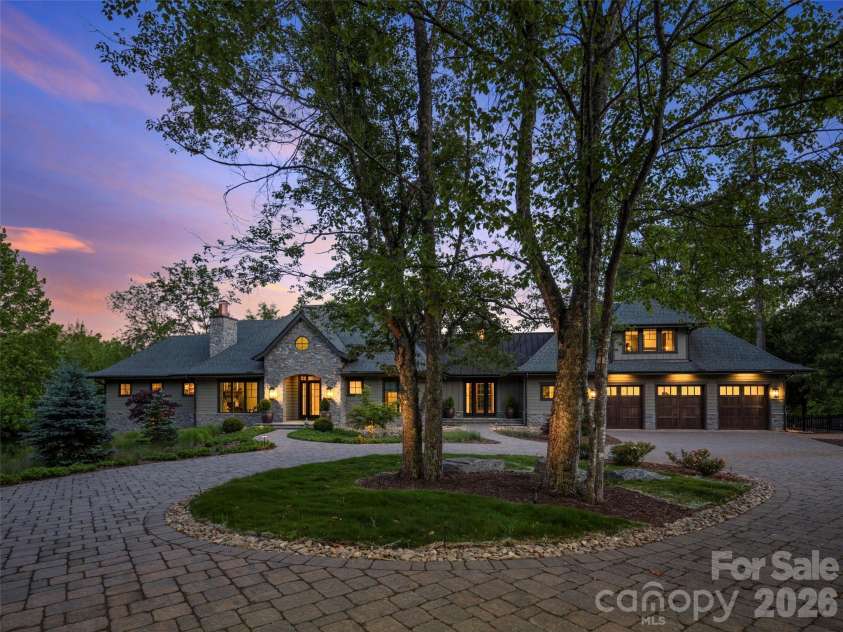 334 Walnut Valley Parkway, Arden, NC 28704.  MLS# CAR4383245, YatesRealty ID 36357. 
