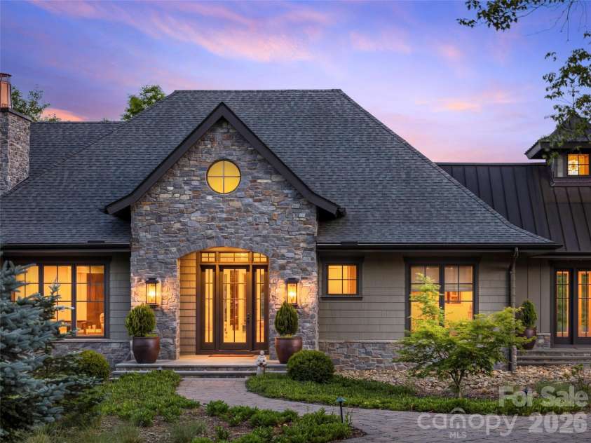 334 Walnut Valley Parkway, Arden, NC 28704.  MLS# CAR4383245, YatesRealty ID 36357. 