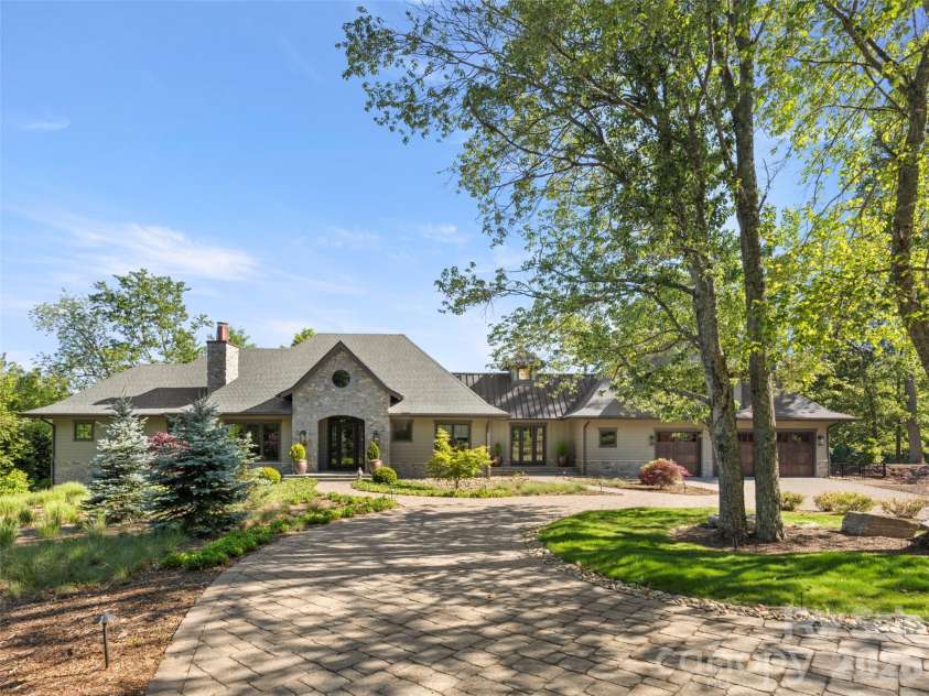 334 Walnut Valley Parkway, Arden, NC 28704.  MLS# CAR4383245, YatesRealty ID 36357. 