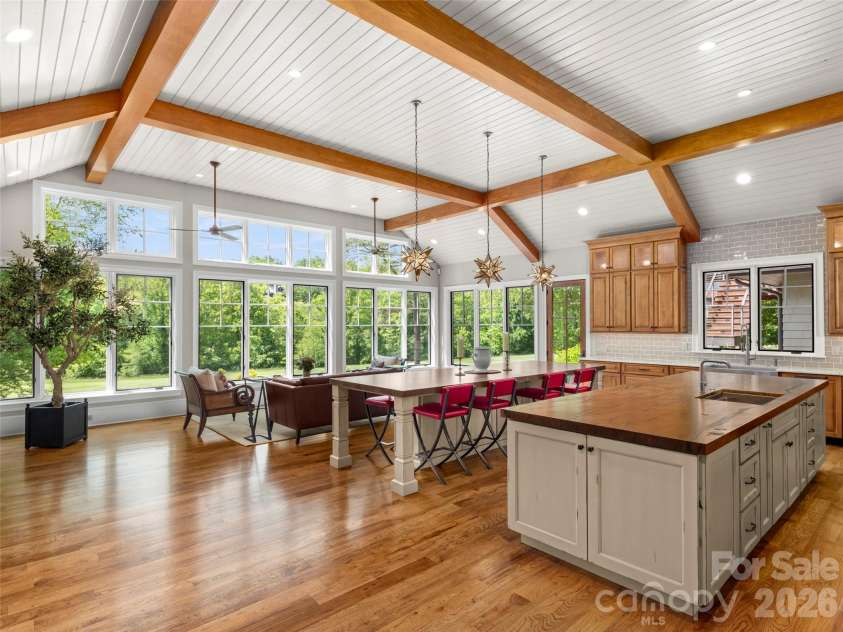 334 Walnut Valley Parkway, Arden, NC 28704.  MLS# CAR4383245, YatesRealty ID 36357. 