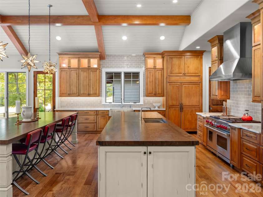 334 Walnut Valley Parkway, Arden, NC 28704.  MLS# CAR4383245, YatesRealty ID 36357. 