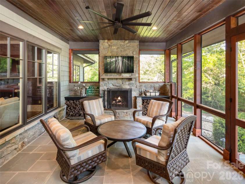 334 Walnut Valley Parkway, Arden, NC 28704.  MLS# CAR4383245, YatesRealty ID 36357. 