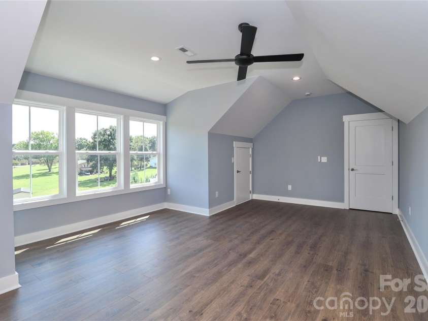 4265 Candlewood Drive, Sherrills Ford, NC 28673.  MLS# CAR4350411, YatesRealty ID 3636. A generously sized bonus room, providing homeowners with a versatile space that can be adapted to meet a wide array of needs and interests.