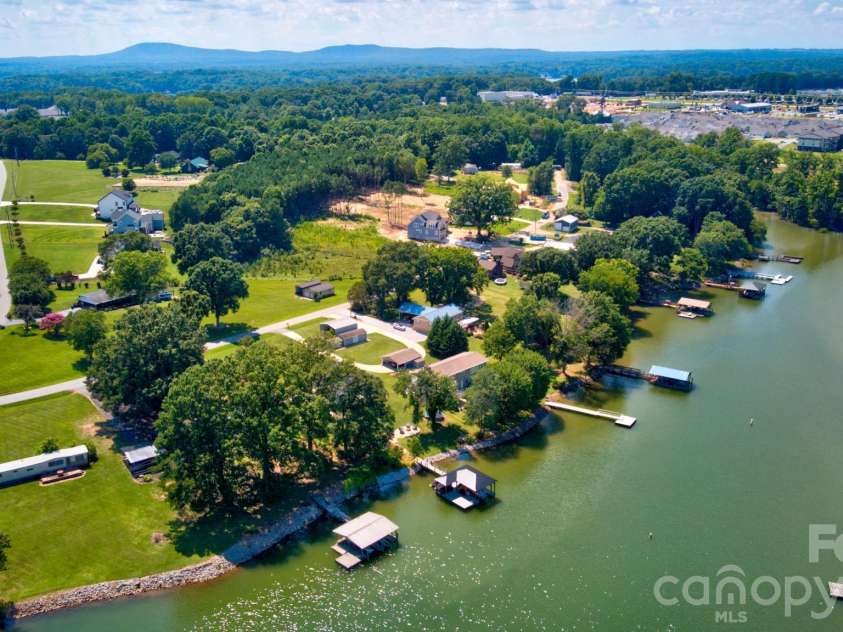 4265 Candlewood Drive, Sherrills Ford, NC 28673.  MLS# CAR4350411, YatesRealty ID 3636. This home makes every day by the water an inviting and accessible opportunity for relaxation and recreation.