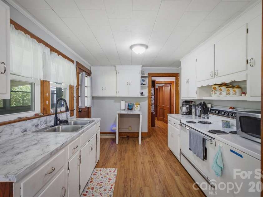 3769 Cameron Place, Hudson, NC 28638.  MLS# CAR4401629, YatesRealty ID 36361. 