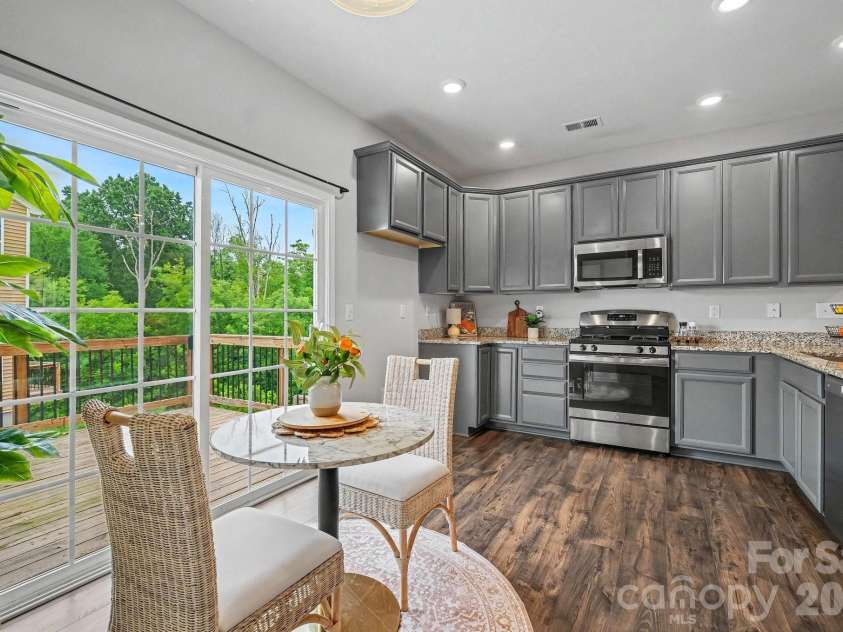 6411 Revolutionary Trail, Charlotte, NC 28217.  MLS# CAR4398604, YatesRealty ID 36362. 