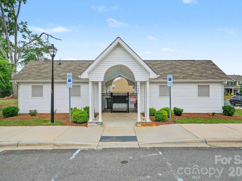 6411 Revolutionary Trail, Charlotte, NC 28217.  MLS# CAR4398604, YatesRealty ID 36362. 