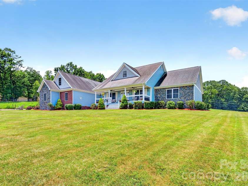 1174 Dale Road, Spruce Pine, NC 28777.  MLS# CAR4400833, YatesRealty ID 36364. 