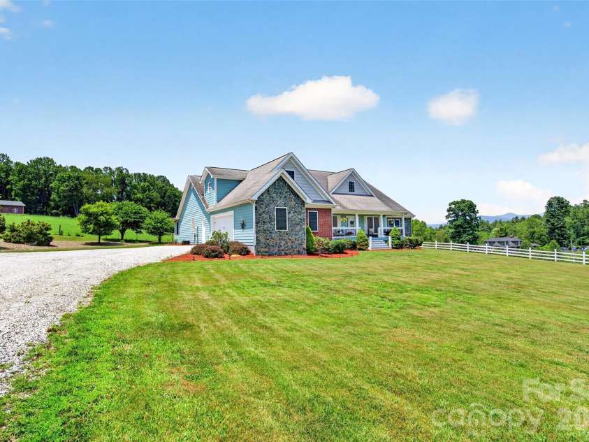1174 Dale Road, Spruce Pine, NC 28777.  MLS# CAR4400833, YatesRealty ID 36364. 