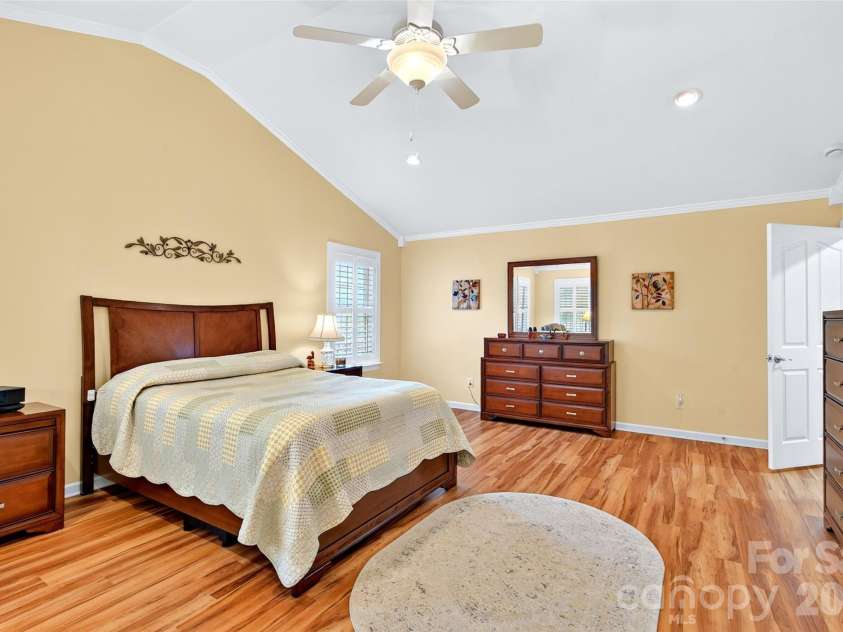 1174 Dale Road, Spruce Pine, NC 28777.  MLS# CAR4400833, YatesRealty ID 36364. 