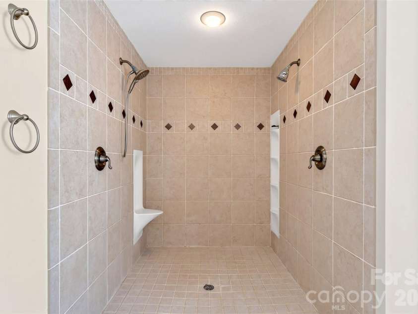 1174 Dale Road, Spruce Pine, NC 28777.  MLS# CAR4400833, YatesRealty ID 36364. 